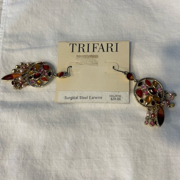 VTG Trifari Earrings Multi Shapes & Colors Drop Dangle Pierced Silver Tone NEW - Picture 2 of 4